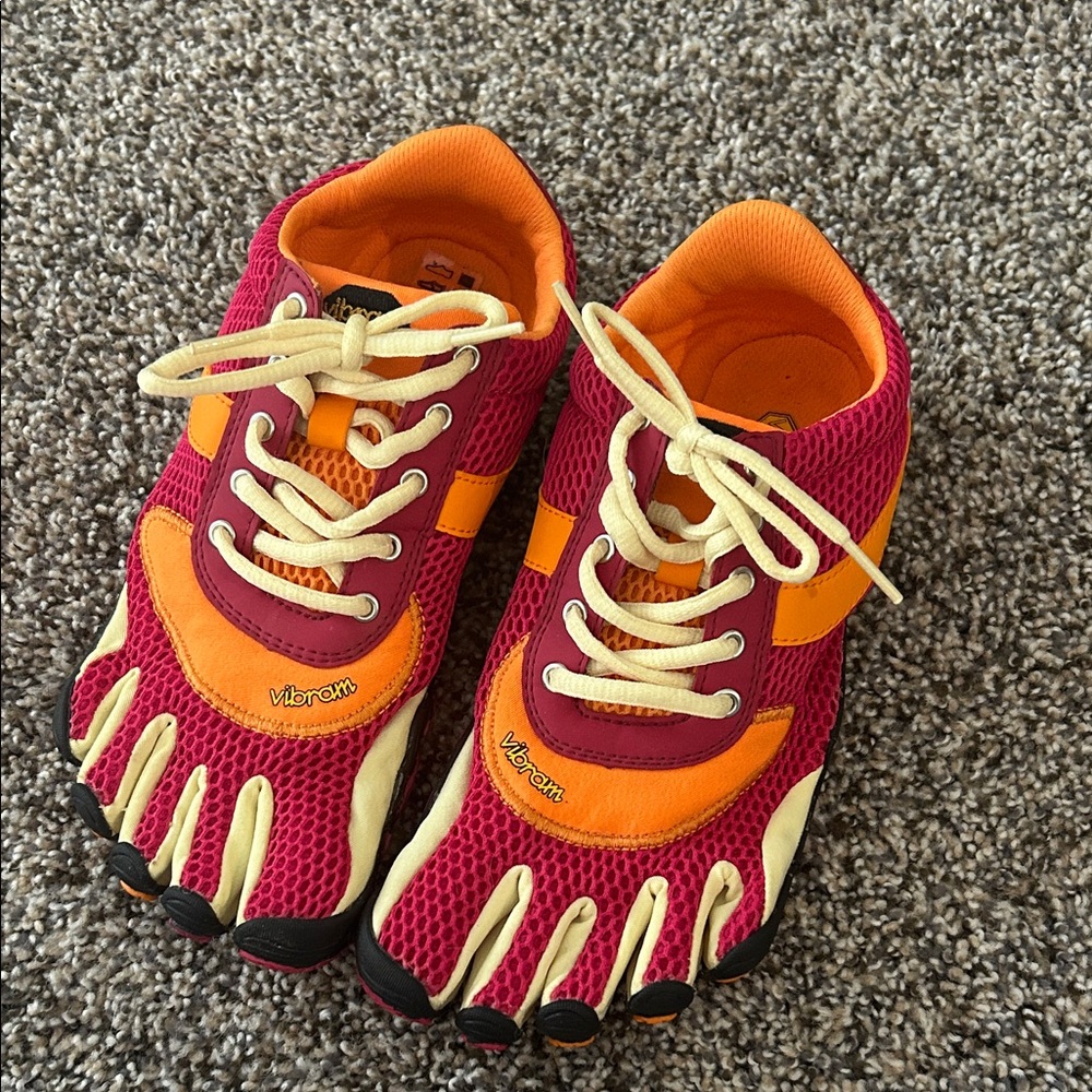 Vibram kids shoe